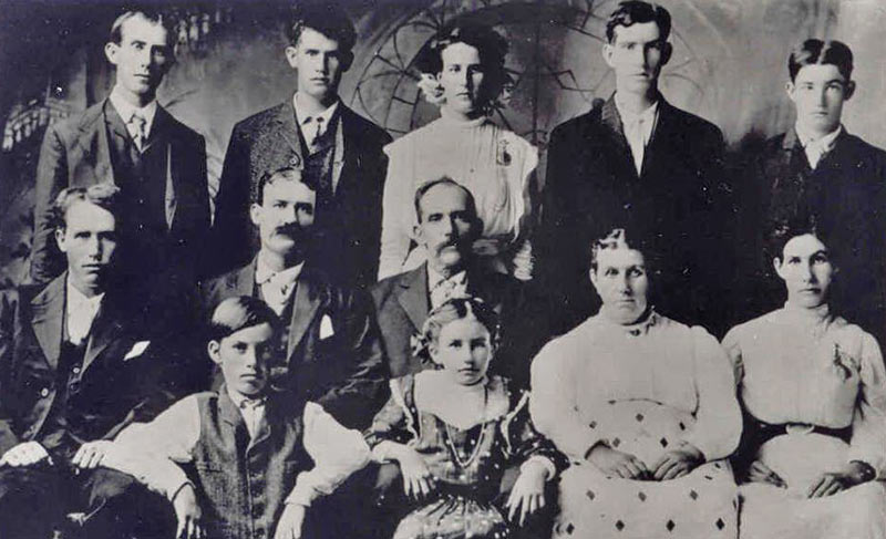 File:Anc15KerbyFamily1905.jpg