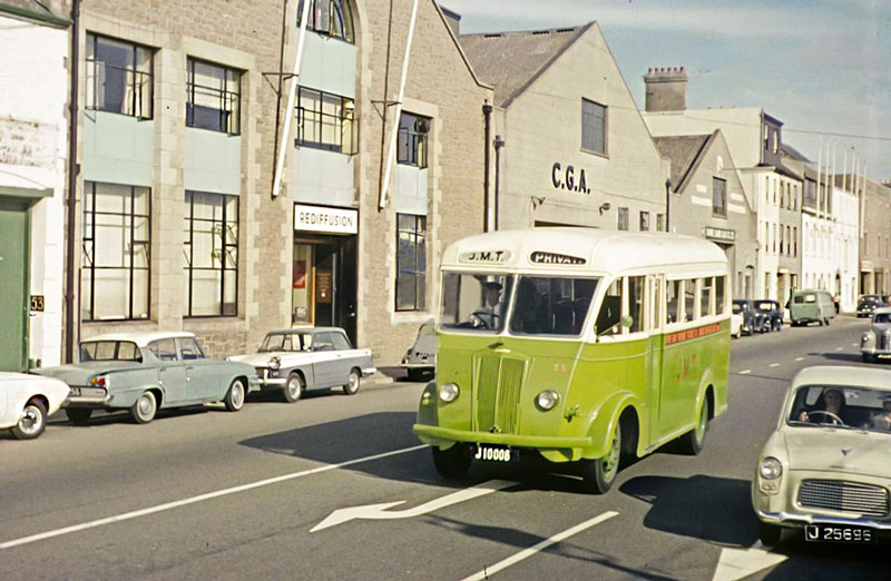 File:FTpEsplanadeBus1960s.jpg