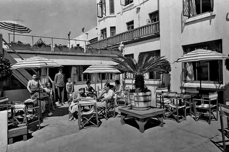 File:LaPlageTerrace2.jpg