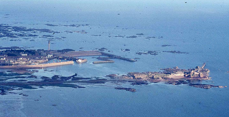 File:A20Castle&Harbour1977.jpg