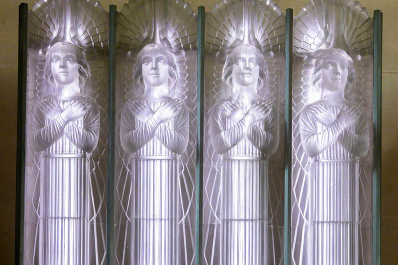 File:W22SculptureAngels2.jpg