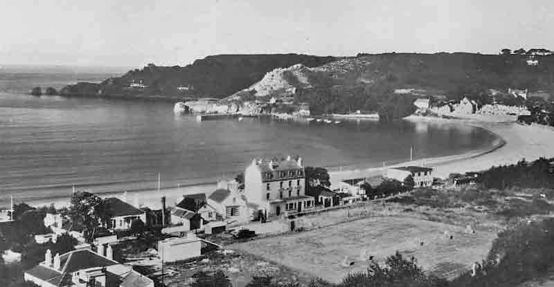 File:0906StBrelade'sBay3.jpg
