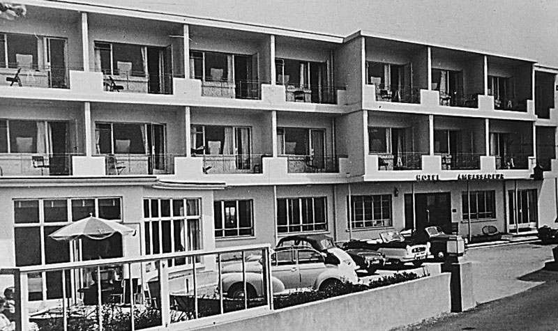 File:E18AmbassadeurHotel1961.jpg