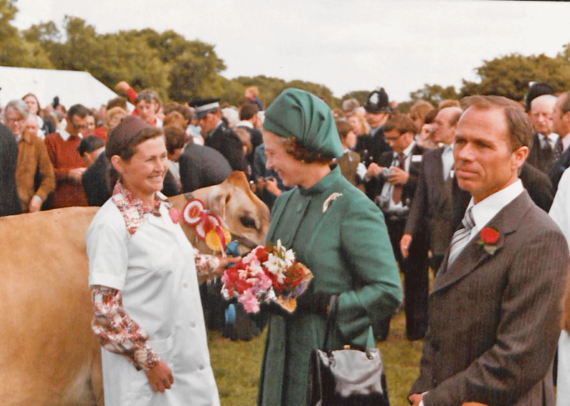 File:QueenVisit1978-18c.png