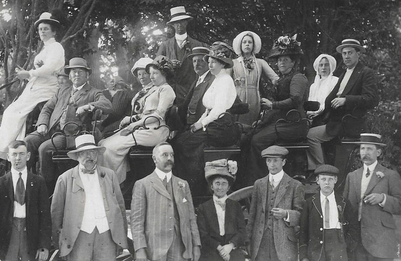 File:E16Charabanc1912.jpg