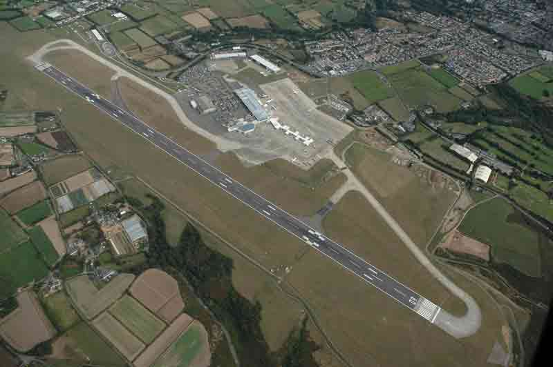 File:Aerial-Airport2006b.jpg