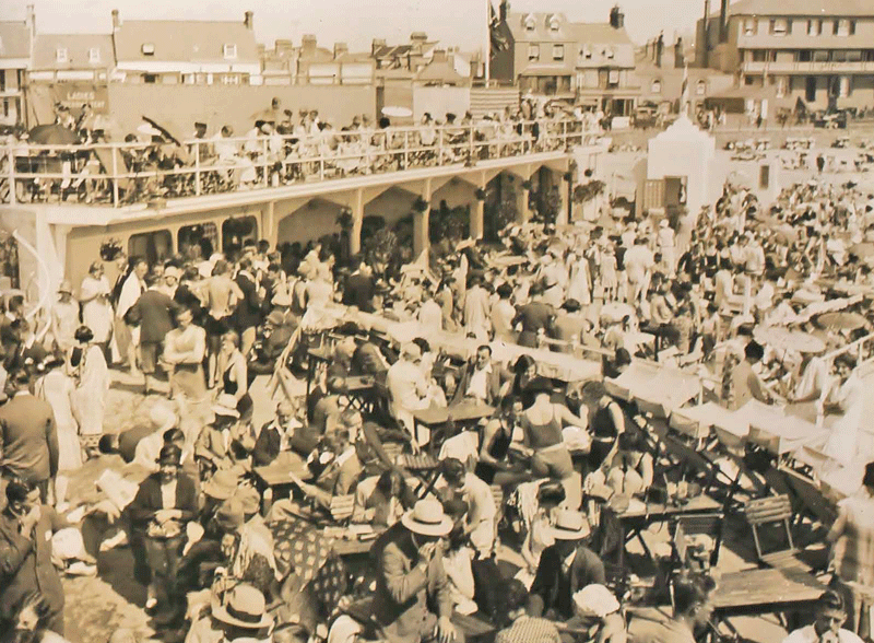 File:H25LabeyJSCAlbumSunday5August1928.png