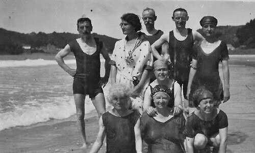 File:E22BeachGroup1938c.jpg