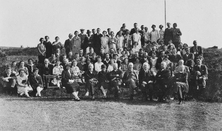 File:E16TelephhonePicnic1926.jpg
