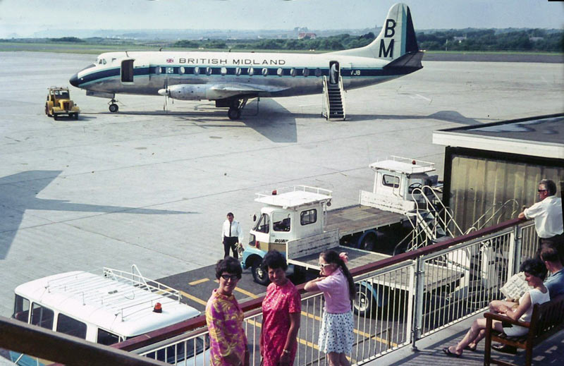 File:F18AirportViewingGallery1960s.jpg