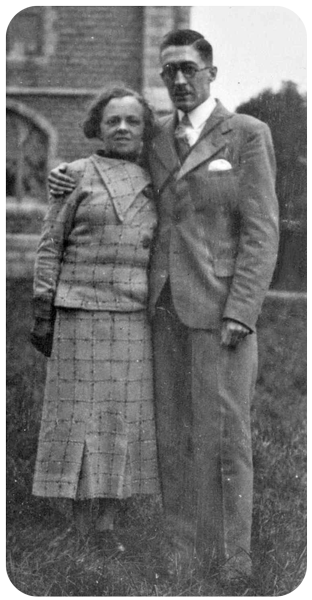 File:An24StanleyWilliamGill&ElizabethAlexandra(Roussel)Engagement1937.png