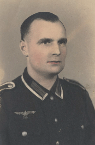 File:H25GermanWW2Album-2HansMuller.png