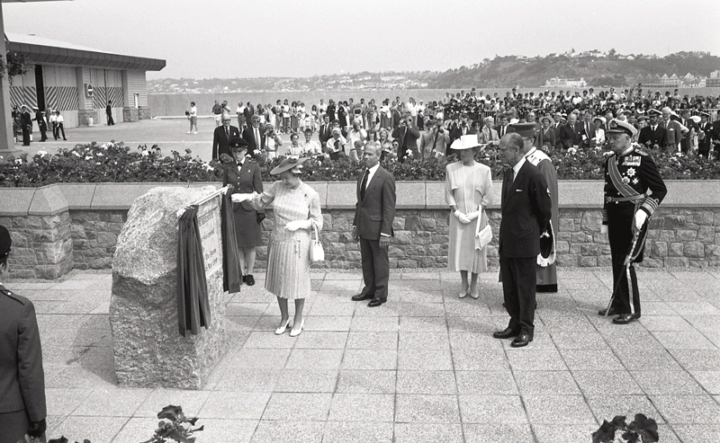 File:J24Queen'sVisit1989h.png