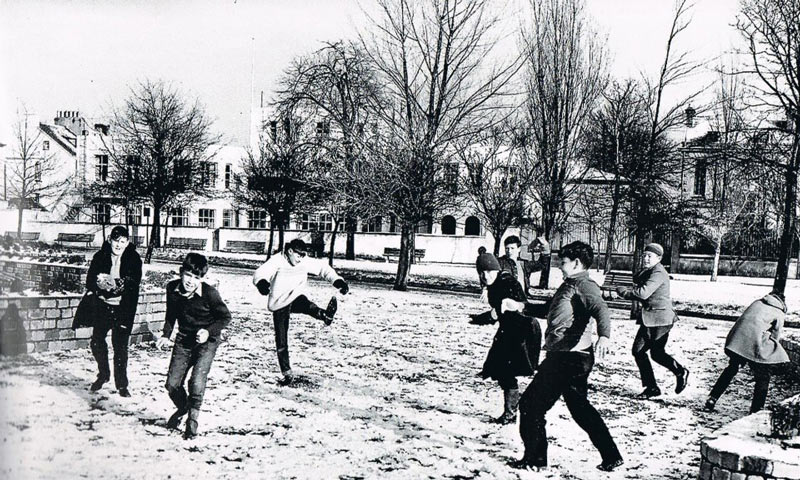 File:Su16SnowParade1962.jpg