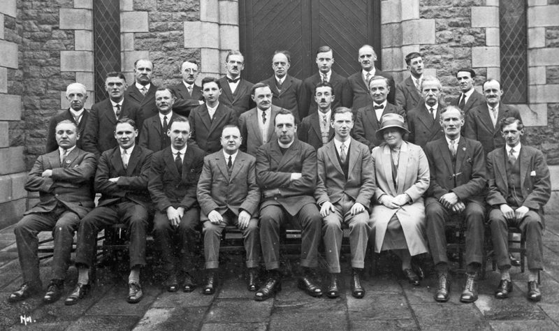 File:H25AlbertSimmonsStPaul'sBibleClass1929.png