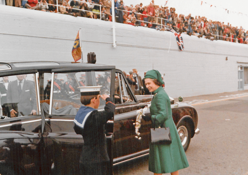 File:QueenVisit1978-3d.png