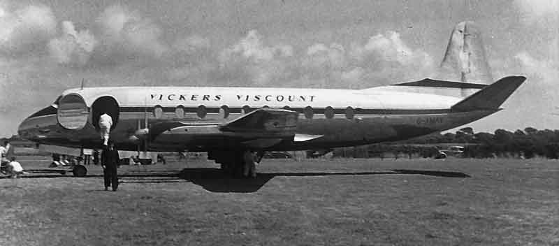 File:Viscount1959AirSHow.jpg