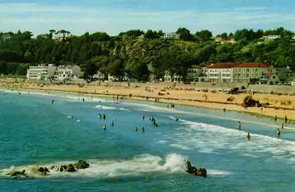File:0715StBrelade'sBay3.jpg