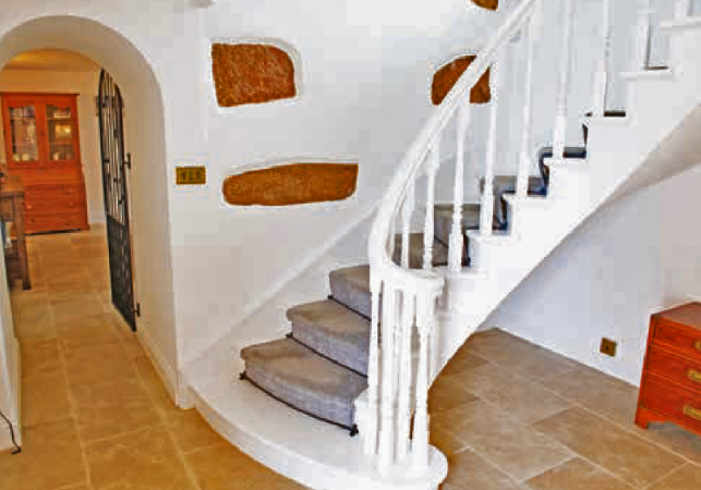 File:J25LeBourgHousestairs.png