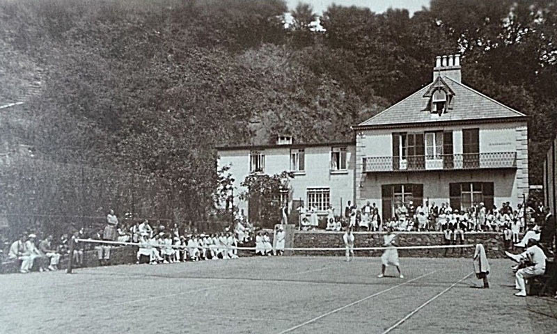 File:E18AberfeldyTennis1.jpg