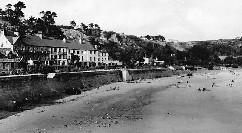 File:E17StBrelade'sBay.jpg