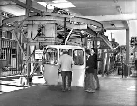 File:Pin23FortCableCars1970.png