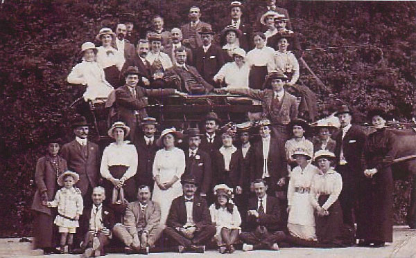 File:Web15SamsonFamily1915.jpg