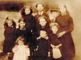 Alice Vibert, nee Surcouf, with her children
