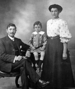 Frederick George and Alice Buesnel, and their eldest son Frederick Ronald
