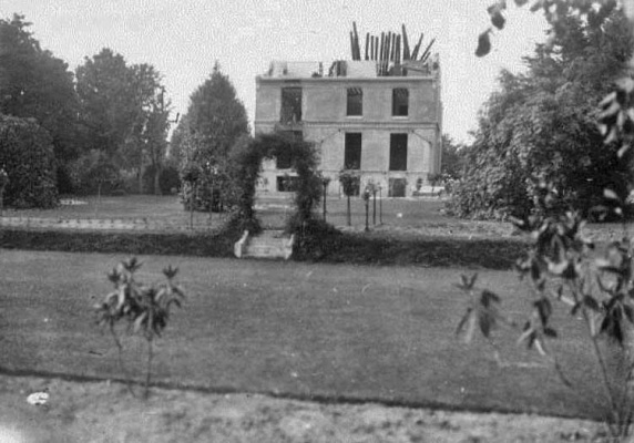 The Poplars being demolished in 1913 - picture by Percival Dunham
