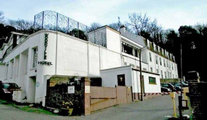 The Woodville Hotel in 1999 prior to demolition