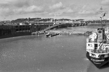 As the water fell the area where the fishing boats were moored was completely dry