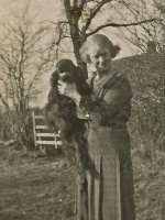 Gertrude Fielding (1887-1964) (St H) daughter of Philip John (1848-1914) and Lydia Gillingham (1857-1946)