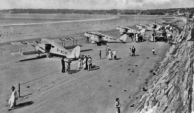 Bonne Nuit Bay in the foreground
