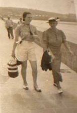 Mother and daughter on holiday in 1938