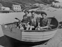 Jolly boating weather for this family of landlubbers in 1946