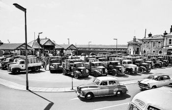 Queuing in front of the weighbridge