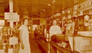 This shop picture was taken in 1920. Although Jersey milk is on sale, it is not entirely clear whether it was taken in Jersey or New Jersey, but identification of a Cloverly sign and other elements suggest strongly that was taken in the American 'Jersey'
