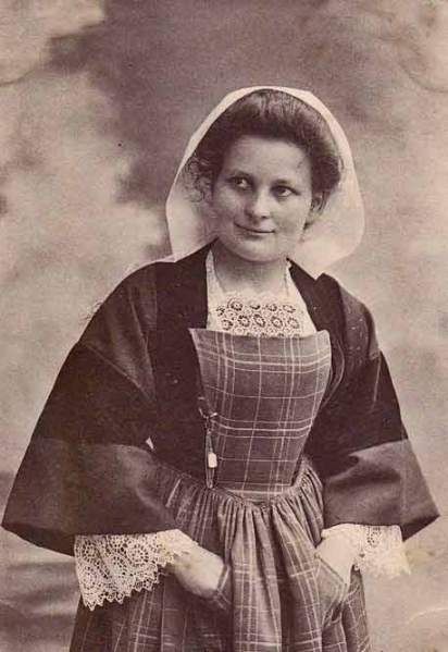 File:BretonCostume2.jpg
