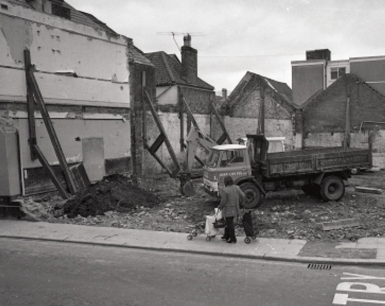 File:J25Union&DumaresqStreetDemolition1981.png