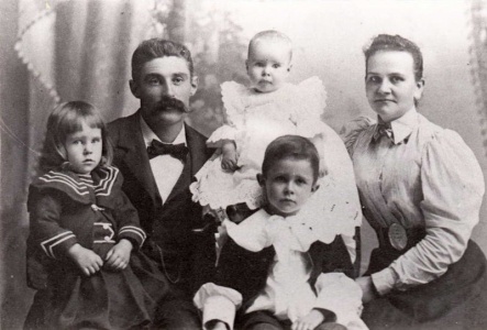 What a delightful contrast in style and fashions over the course of 40 years. This is Frank and Nellie Francis, with their children Melville, Helen and Arthur, photographed in Ontario in 1898. Frank was born in Jersey in 1864 but crossed the Atlantic to live with an aunt after both his parents died before he was 14...