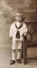 A fashionable boy in 1900