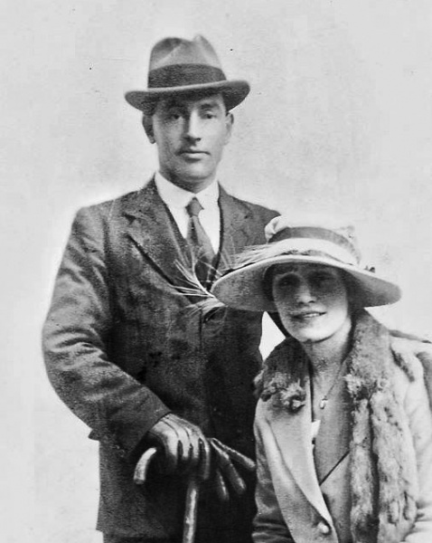 File:F20William&SissyPenney.jpg