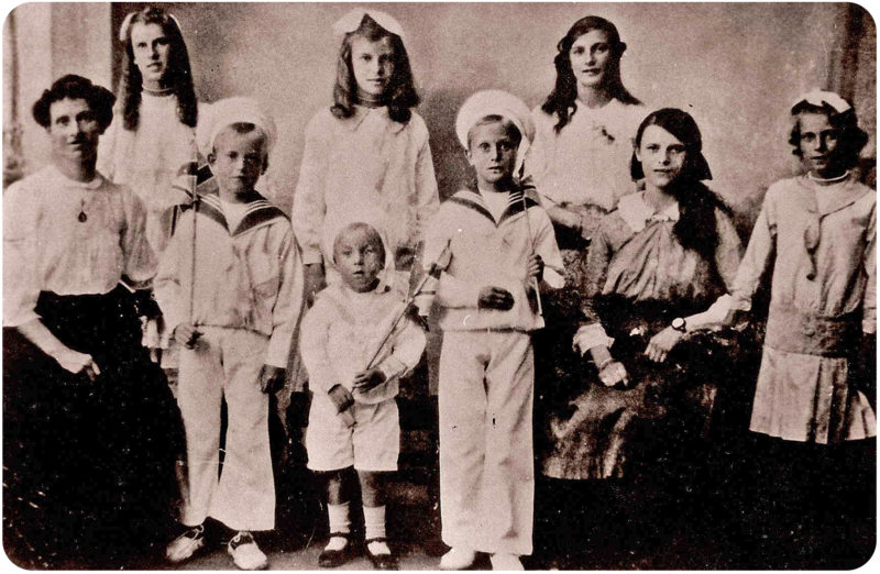 File:An17LouisaWeeksChildren.png
