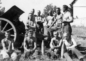 Field gun crew