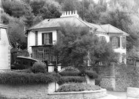 Sandown, between West Park and First Tower, was a private school in the 1930s. This picture was taken in the 1950s