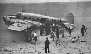 An Avro Anson landed on the beach in the late 1930s, possibly because fog closed the Airport