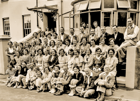 The obligatory weekly 1930s picture of guests