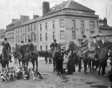 The hunt meets at the Weighbridge