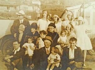 Mc Farling charabanc in 1928